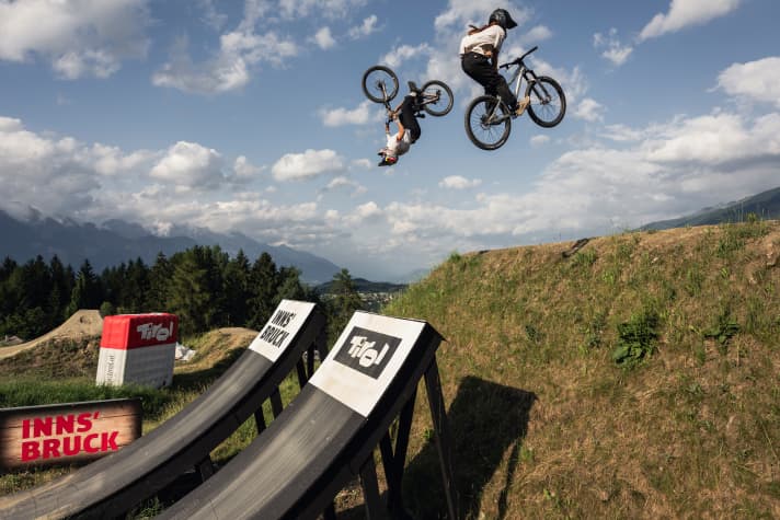 Harriet Burbidge-Smith (back) and Patrica Druwen (front) at the Crankworx Speed and Style in Innsbruck