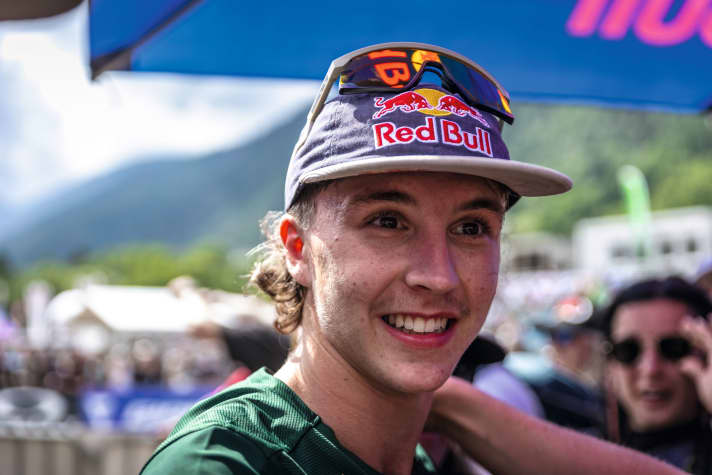 Jackson Goldstone (19): In his first elite season, the young Canadian promptly takes
2nd place in the overall standings, just behind Loic Bruni.