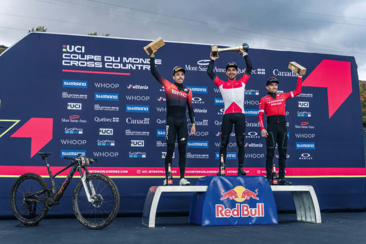 Nino Schurter (37): Das Schweizer Ausnahmetalent (mitte) holt seinen neunten Gesamtsieg. Attackiert der GOAT (Greatest of all Time) auch 2024?