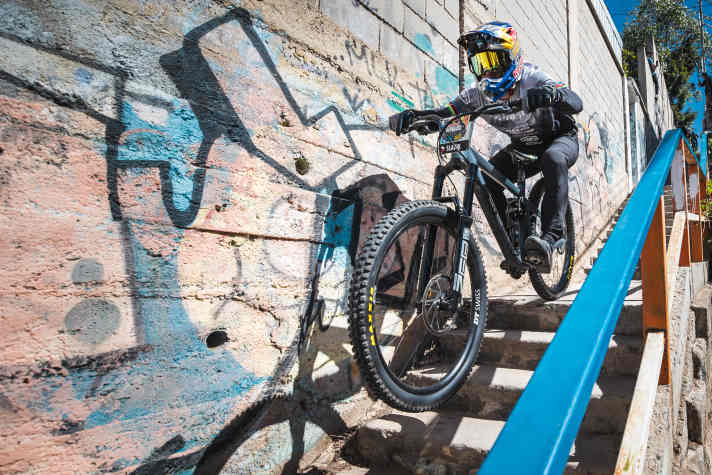 Tomas Slavik at the Red Bull Cerro Abajo in Valparaiso: "You have to train on stairs!"