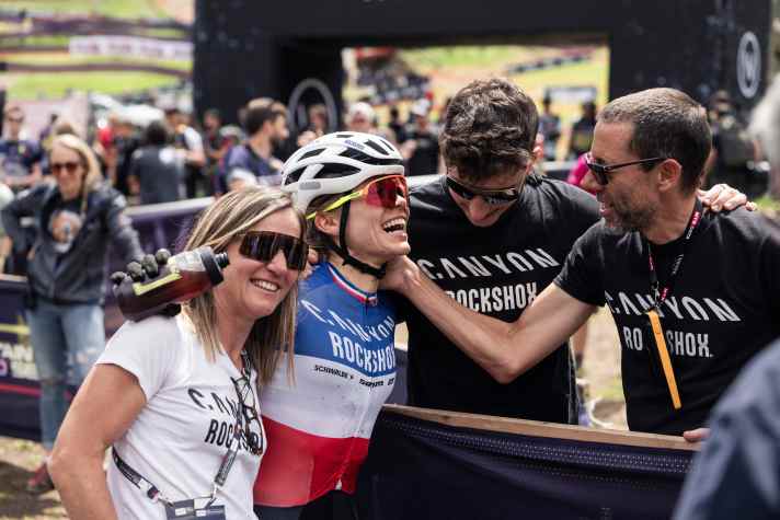 Adieu Canyon, bojour BMC: Loana Lecompte gab heute ihren neuen Arbeitgeber bekannt. | Foto.Redbull Content Pool