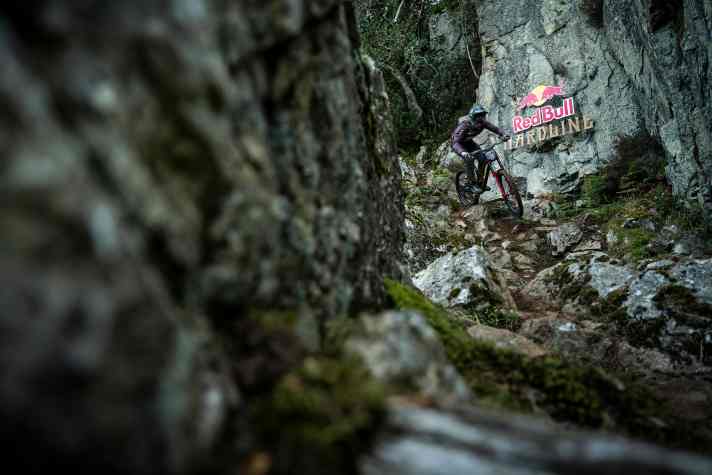 Nasty junk. Plus steepness. Plus: wetness. Plus: Mud on the stones. Plus: excitement. Plus: Time pressure = hardline.