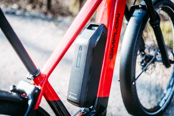 Der Power-Pack 800 von Bosch macht die neuen Simplon E-Bikes auf Wunsch zum Reichweitenwunder.