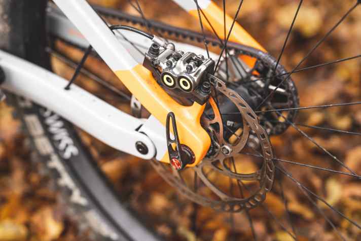 Even though many e-bikes now rely on the new Magura Gustav, the Magura MT7 also delivers plenty of braking power.