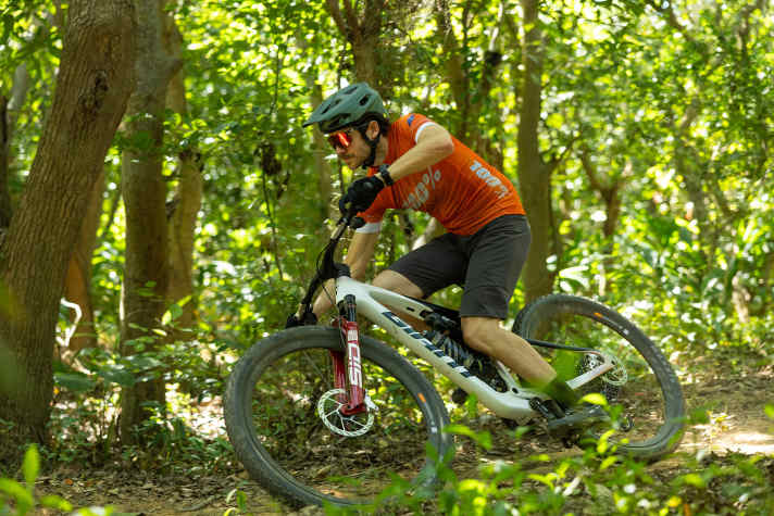 BIKE test manager Peter Nilges on the top model of the new Giant Anthem in Taiwan.