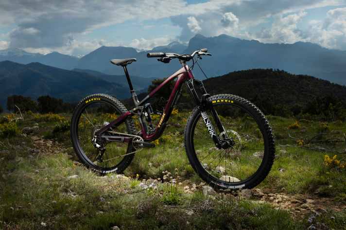 Auch beim unmotorisierten Fuel EX stehen 150/145 mm Hub zur Verfügung, dazu gibt’s 29er-Laufräder.