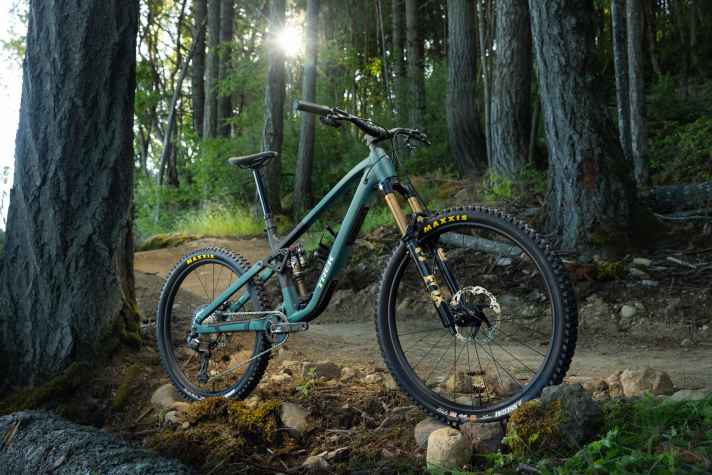 With 160/150 mm travel and a mullet setup, the Fuel MX is intended to be the successor to the cult Remedy model.