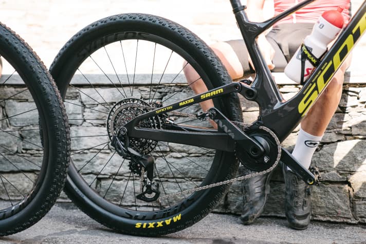 Nino Schurter stormed to the UCI World Cross Country Championship title in 2022 with prototypes from the new Sram AXS generation.