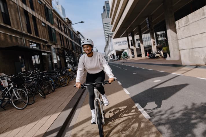 The sporty Rose Sneak turns your commute into a fitness session