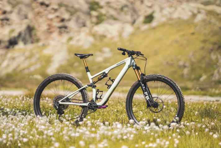 From race to trail: The Specialized Epic 8 frame is particularly versatile and can be converted into a trail raider as an Evo.