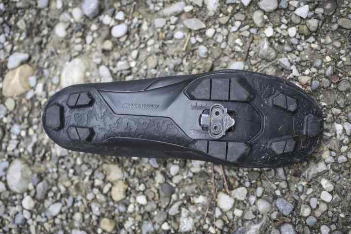 Das griffige Gummi kommt von Specializeds Flat-Pedal-Schuhen und hört auf den bezeichnenden Namen: Slip Not