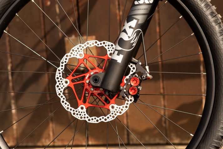 Powerful brake anchor: Hope Tech 4.