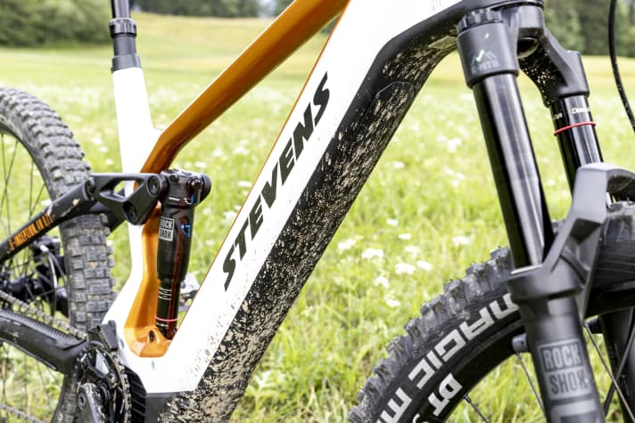 Geschlossenes Unterrohr: Beim E-Inception 8.7.1. GTF ist Boschs 750 Wh großer Powertube-Akku fest verbaut.