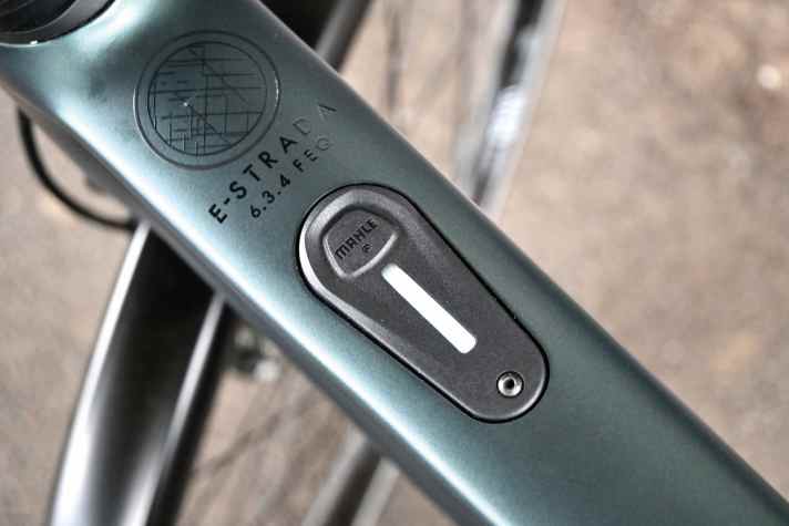 Reicht: Im Alu-Oberrohr sitzt das Mini-Display mit Anzeige des Unterstützungs-Modus.