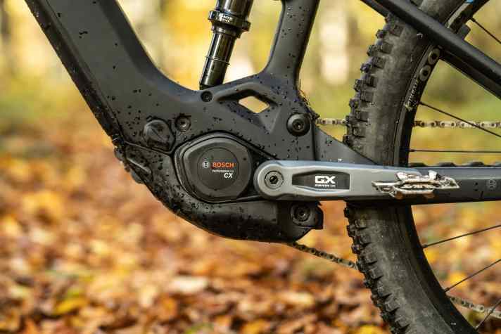 The Bosch Performance CX delivers up to 100 Nm and 750 watts.