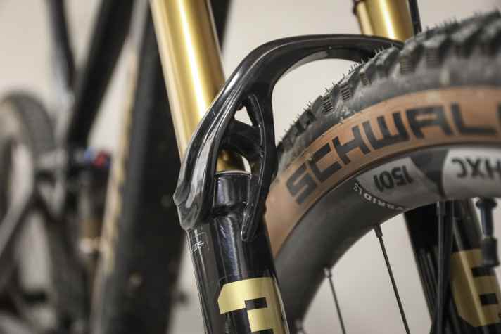 Ebenfalls ganz neu: Die Fox 36 SL. Die leichte Trail-Gabel soll trotz stämmigen Rohren nur 1755 Gramm wiegen.