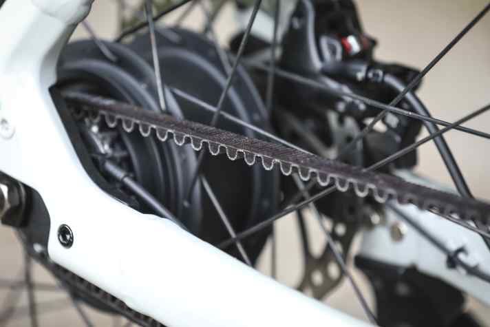 Der Gates-Riemen verspricht saubere Hosenbeine und wenig Wartungsaufwand.