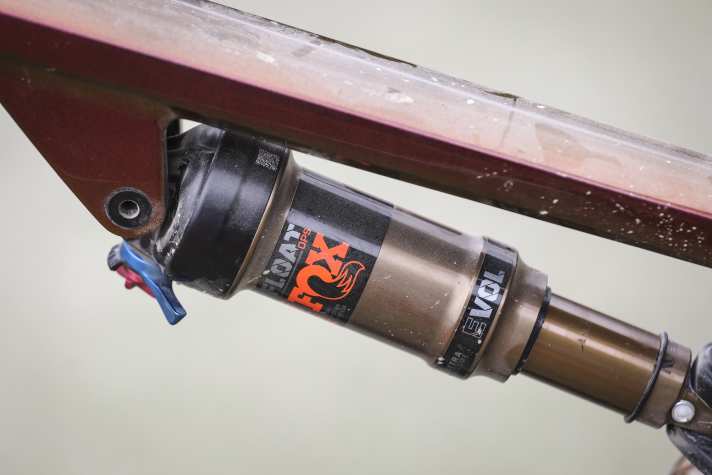Storck lässt Kunden die Wahl zwischen Performance oder Factory Fahrwerkskomponenten von Fox. An unserem Testbike kommt ein High-End-Fahrwerk zum Einsatz.