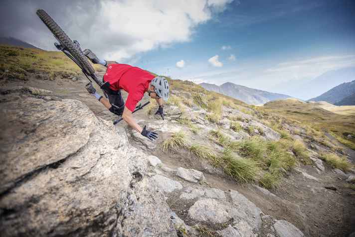 Even more safety: a back protector can be fitted as an option for additional protection.
