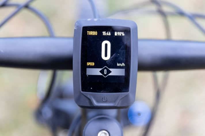 Specialized Turbo Tero X 4.0: Das zentrale Display bietet viele Infos. Auf Wunsch kann man sich sogar die aktuelle Tret- und Motorleistung anzeigen lassen.