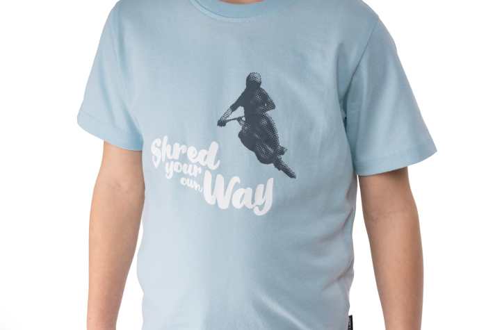 Whether you’re shredding the trails or playing Minecraft – this cool organic T-shirt makes it clear to everyone where your loyalties lie