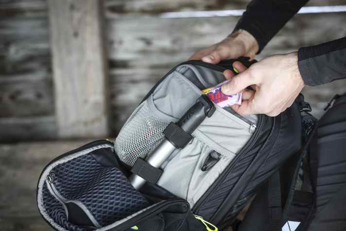 The MTB 14 is not very well equipped. The tool compartment is somewhat small and confusing because the individual compartments overlap.