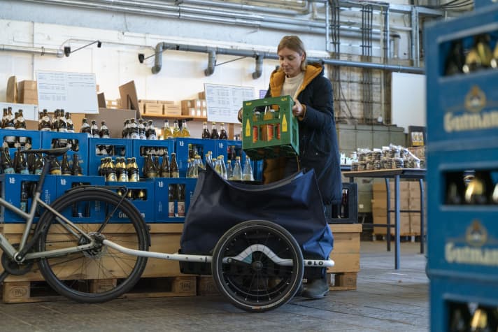Thanks to the 80-kilo payload, you don't have to save money when buying drinks. You just have to cycle the freight home.