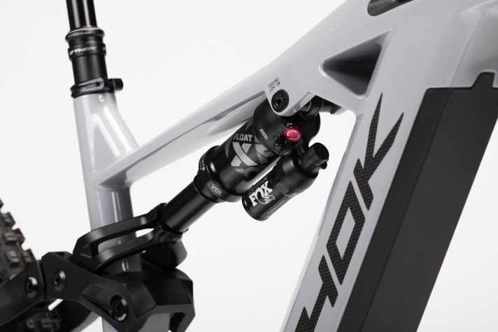 With the flip chip at the top of the shock, the geometry of the TP4 can be flexibly adjusted - for more climbing power or smoother descending. The Thok TP4-R should therefore be equipped for all kinds of adventures.