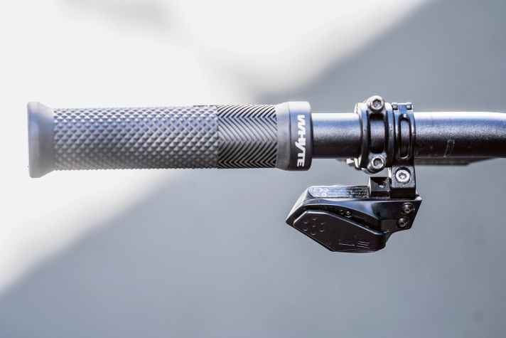 Ultra sensibel und weniger ergonomisch als andere Remotes