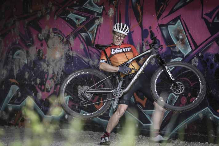 Jan Timmermann is BIKE's editor for test & technology.