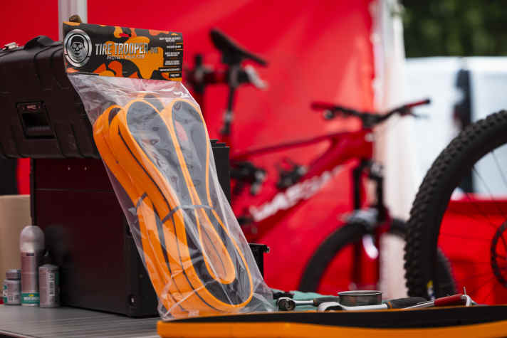 Preis: pro Set: 89,95 Euro.