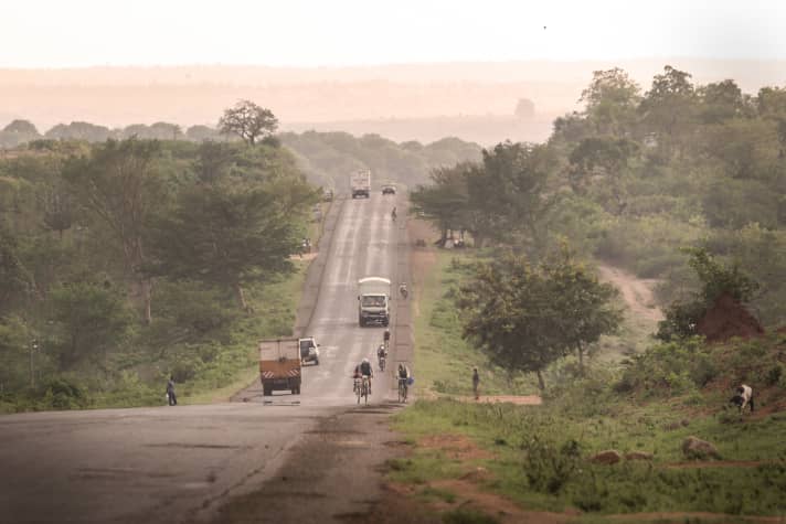 What sounds like the script for an adventure film becomes reality at the Tour d'Afrique: a race across Africa.