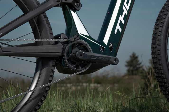 Der bewährte Bosch CX ist elegant einlaminiert; ein Tretlager wie ein Kunstwerk.