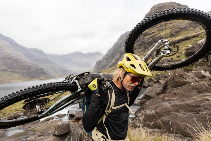 A dramatic experience: the ascent to the Sligachan Trail is not much fun.