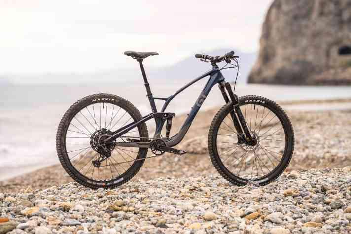 GT has complete confidence in its aluminium-carbon hybrid frame and therefore offers a lifetime guarantee.