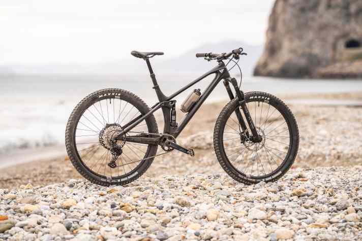The Izzo also owes its acceptable overall weight to its successful basic equipment: 14.27 kilos without pedals.