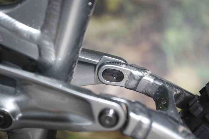 Trek calls its geometry adjustment Mino-Link. The angles can be adjusted quickly and easily using the flipchip.
