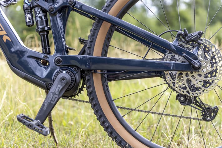 Ja, wo is’ er denn? So unauffällig, wie den kleinen runden TQ HPR 50 kann man keinen Motor im Bike integrieren.