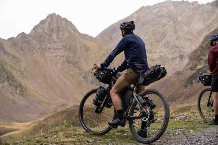 If you want to go on long tours, you need a bikepacking bike with lots of bags.