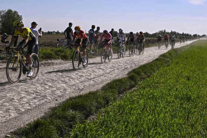 The dreaded cobblestones were comparatively tame this year because they were dry.