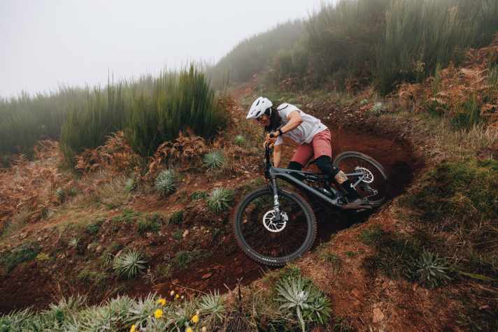 Gemacht für ausgefüllte Trail-Tage: Der Komfort soll auch bei langen Ausfahrten hoch bleiben.