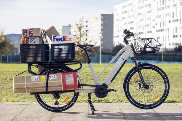 Das Monty V8 Rover mit gefederter Front und der Post der ganzen Nachbarschaft. Ab 4499,90 Euro.