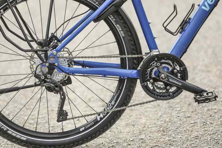 Still a great choice: the good old XT Trekking drivetrain with three chainrings and fine gear steps.