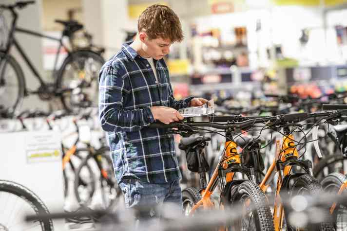 Im klassischen Fachhandel das Bike direkt kaufen und mitnehmen? Für viele immer noch der Königsweg.