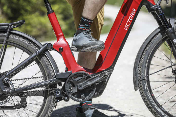The Victoria Parcours 5 Wave scores points for comfort with its low step-through, low-maintenance belt drive and continuously variable hub gears.
