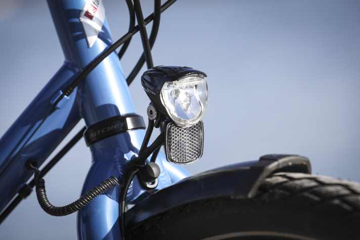 The lighting system on the T-500 comes from Busch & Müller. The headlight delivers 50 lux.