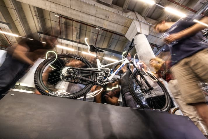 A hustle and bustle, like here around the avant-garde <a href="https://www.bike-magazin.de/mountainbike/enduro/nicolai-nucleon-16-high-pivot-und-alternative-schaltung/" target="_blank" rel="noopener noreferrer">Nicolai Nucleon 16 Enduro</a>, was the rule at the Eurobike premiere in Frankfurt with over 60,000 visitors.