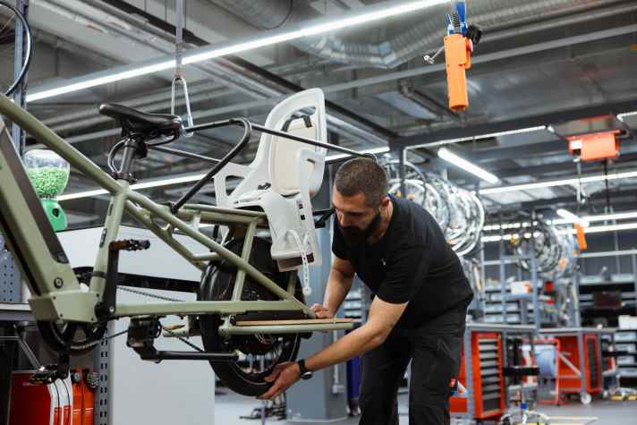 With repairs against the ecological footprint: Decathlon wants to be able to repair pretty much everything that goes over the counter in the future.