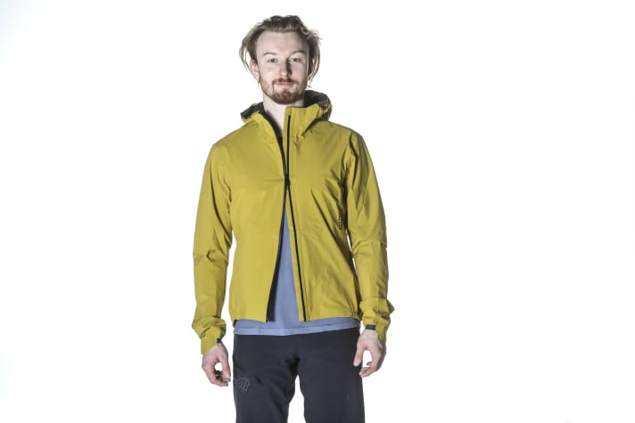 Only if you open the front zip can the body evaporate a little on the rise