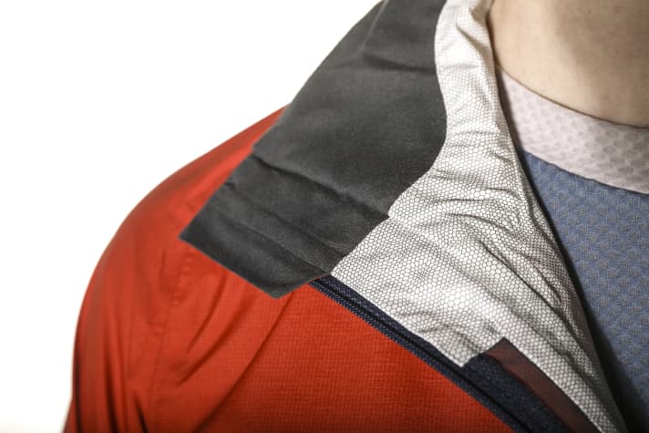 Comfortable collar with good adjustment options